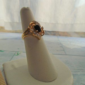 Cocktail ring gold